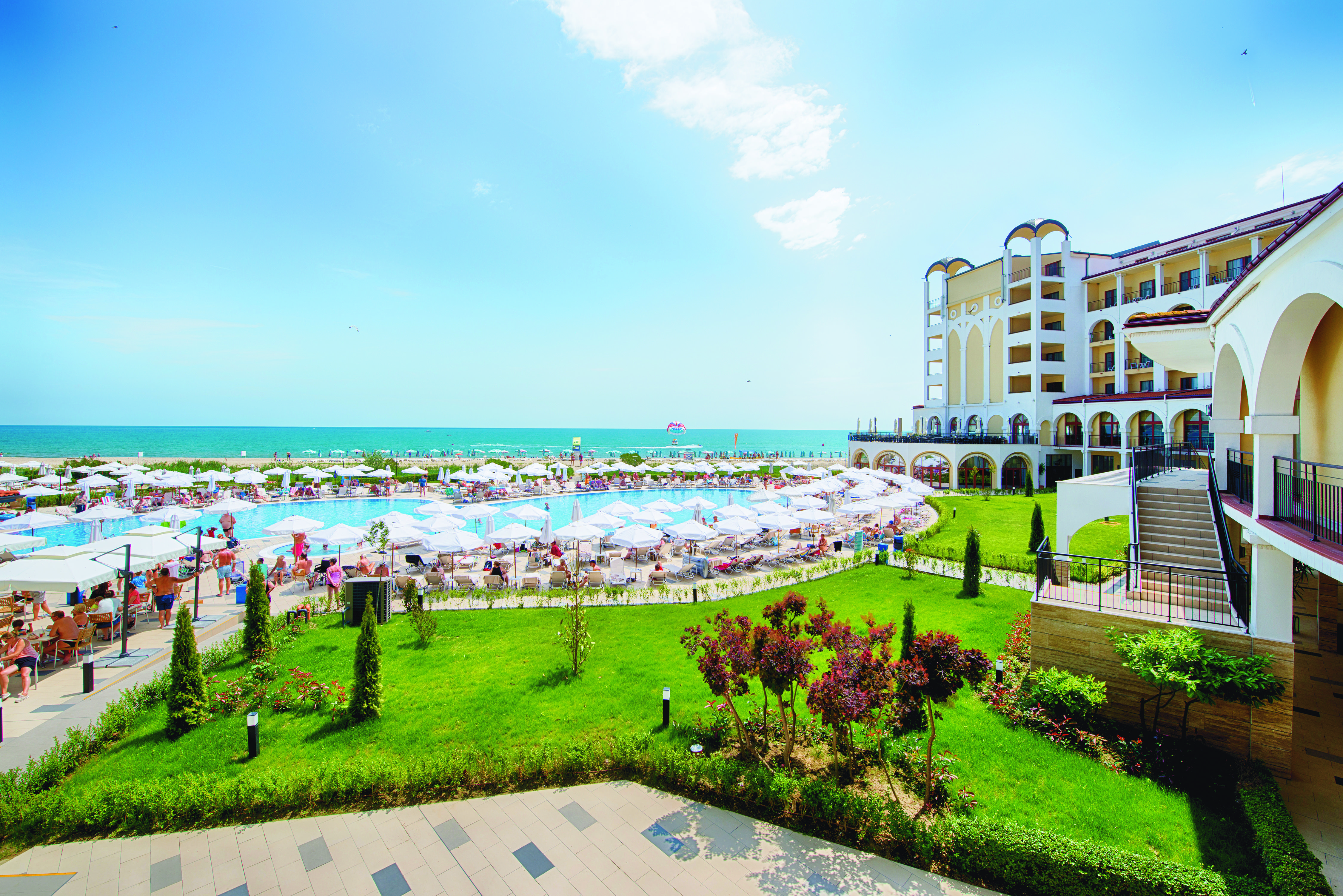 Alua Helios Bay 4*