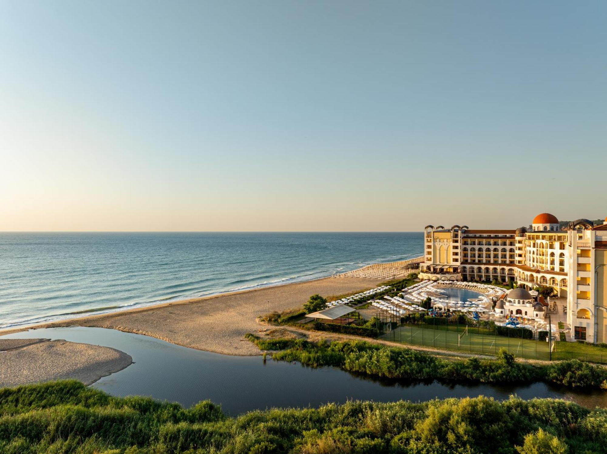 Alua Helios Bay 4*
