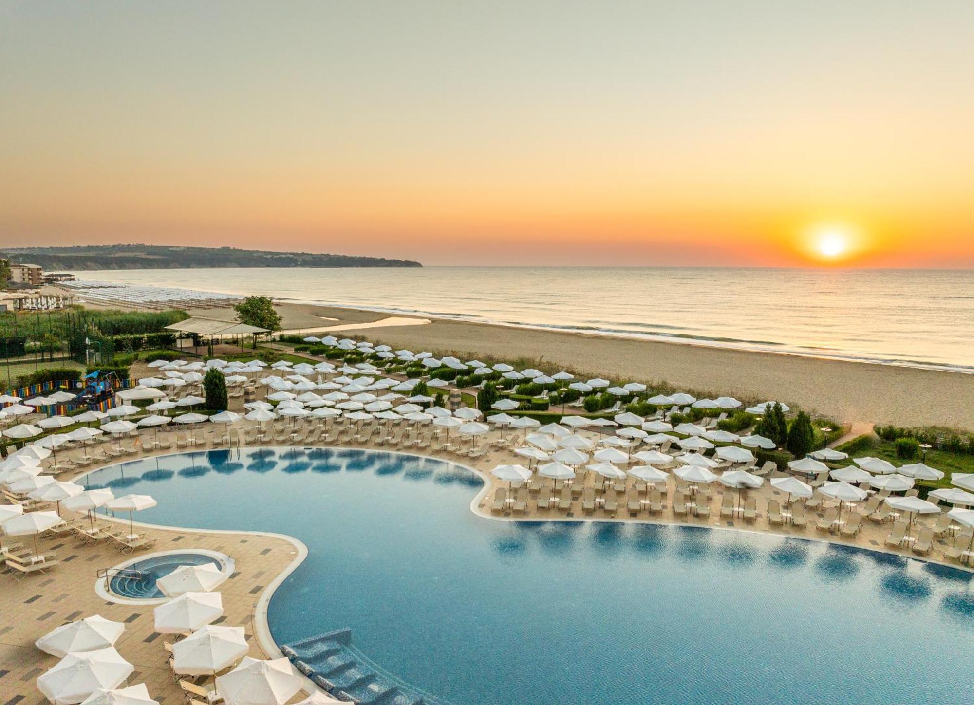 Alua Helios Bay 4*