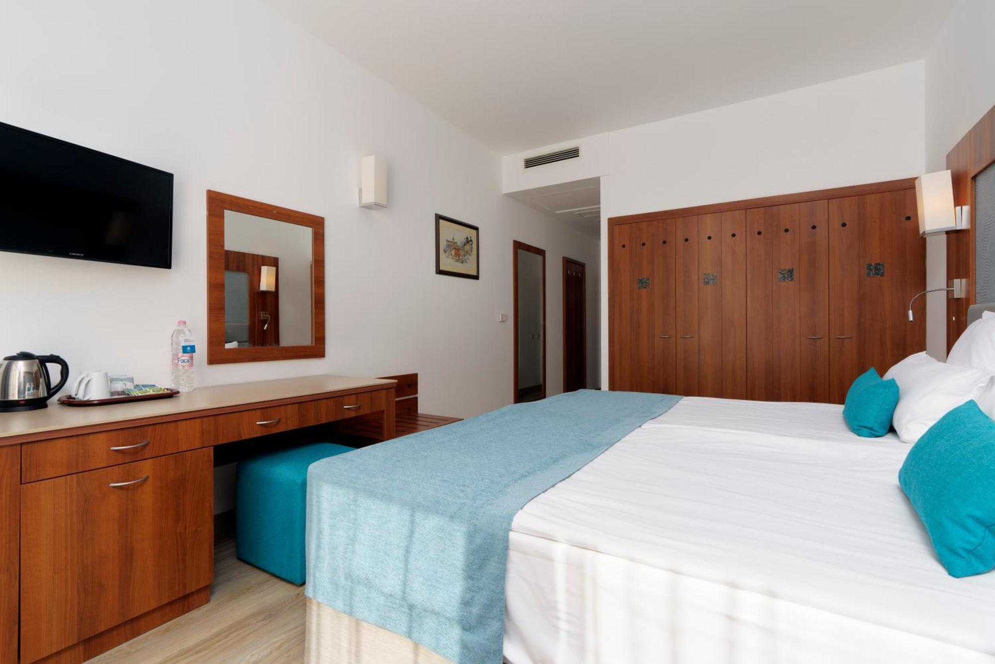 Ξενοδοχείο Alua Helios Bay 4*